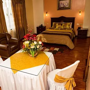https://hotel-los-ilinizas.hotelsquito.com