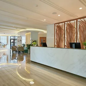 Arabian Park Dubai, An Edge By Rotana דובאי